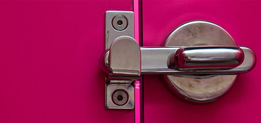 Childproof Gate Lock in La Presa, California