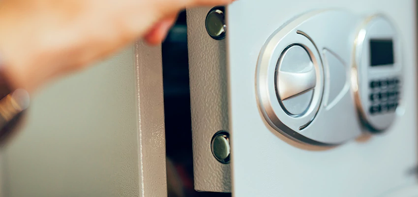 Fingerprint Safe Openers in La Presa, CA